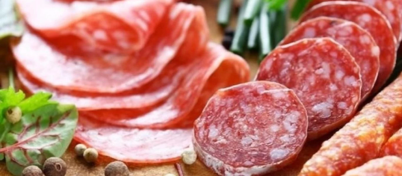 Νέα έρευνα: Δείτε κατά πόσο αυξάνει τον κίνδυνο καρδιαγγειακών & θανάτου η κατανάλωση επεξεργασμένου κρέατος